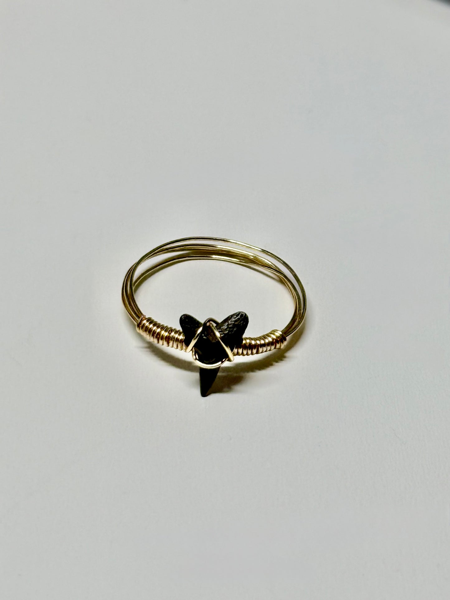 Shark tooth ring
