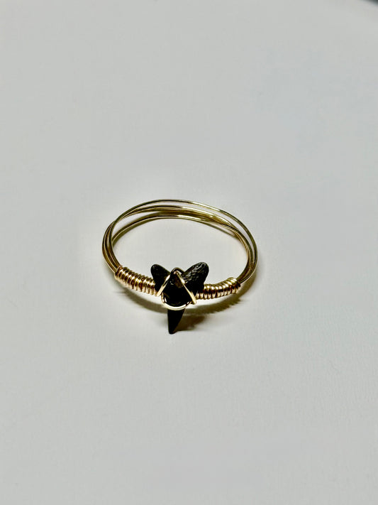 Shark tooth ring