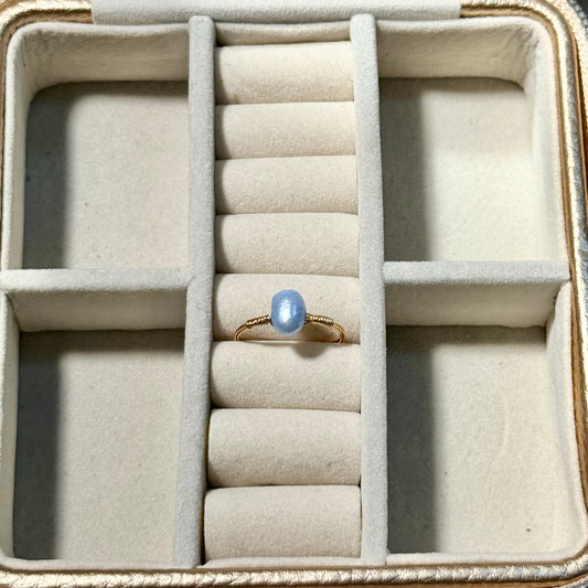 Blue pearl ring