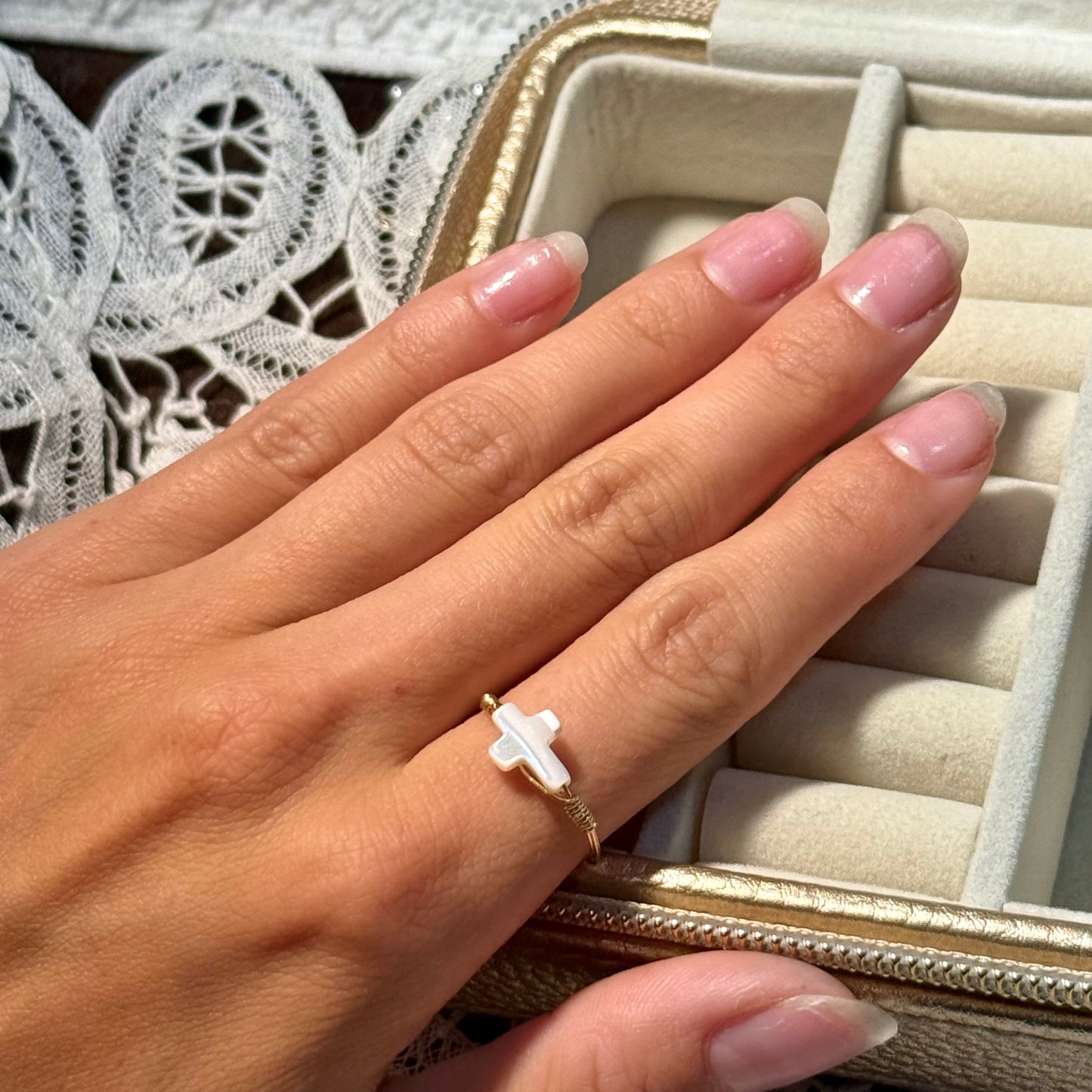 Shell cross ring