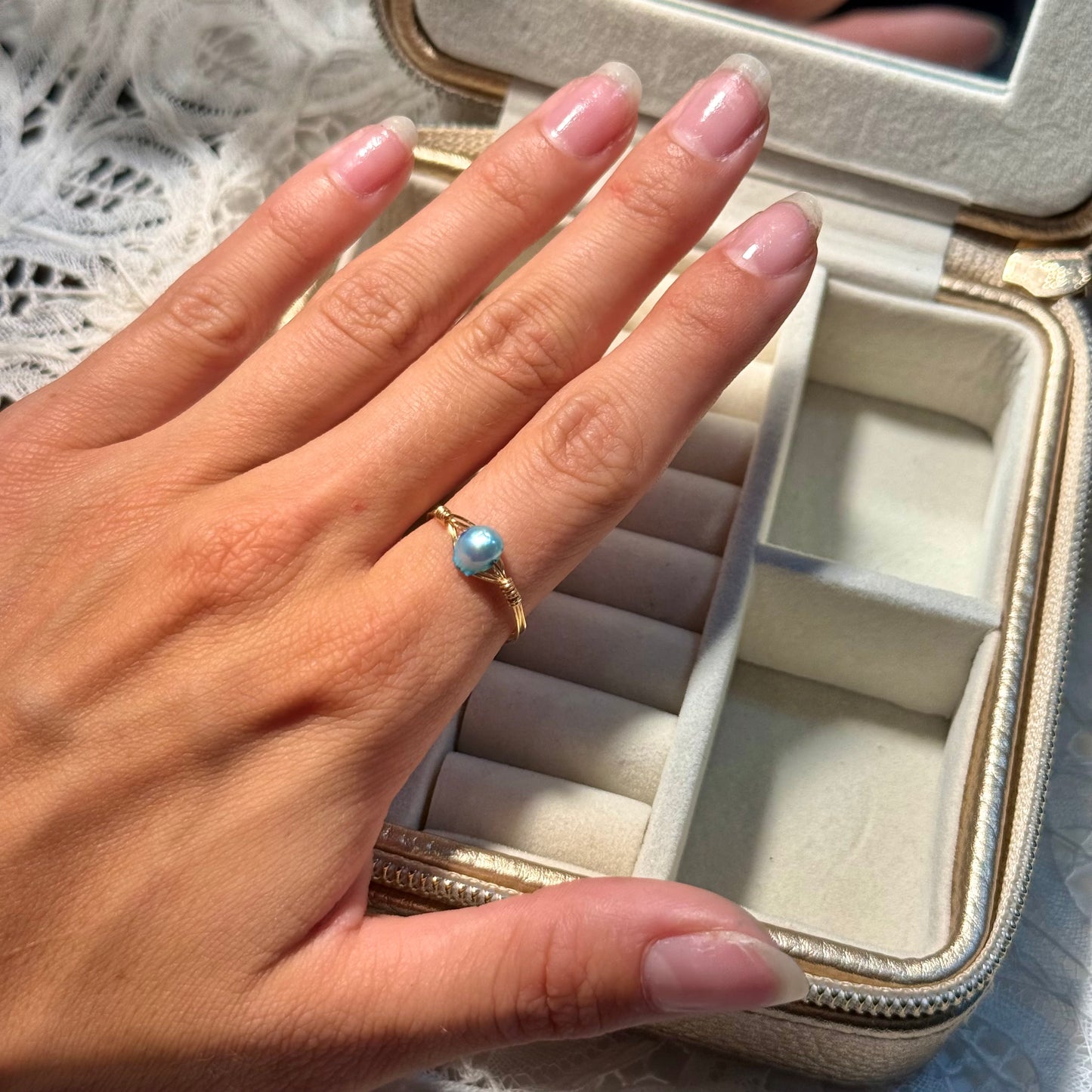 Single aquamarine pearl ring
