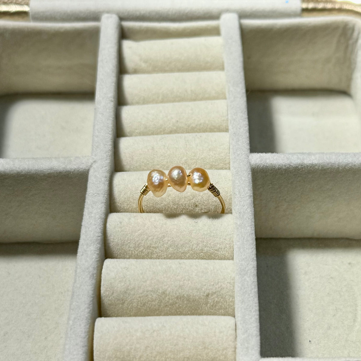 Peach- Triple tiny chunky pearl ring ￼