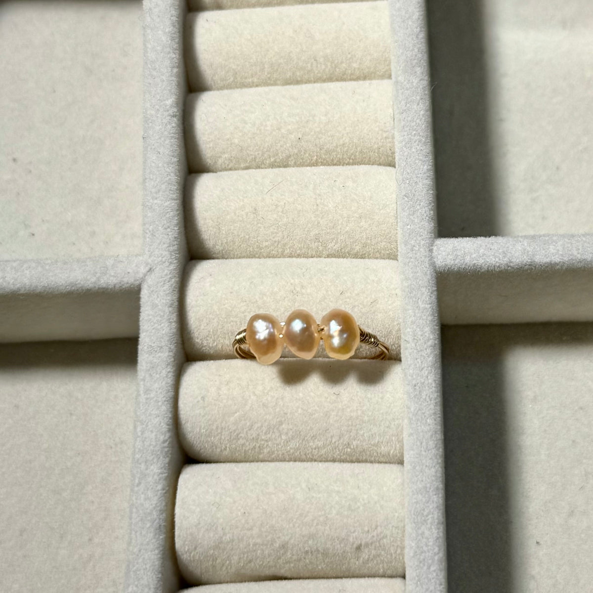 Peach- Triple tiny chunky pearl ring ￼